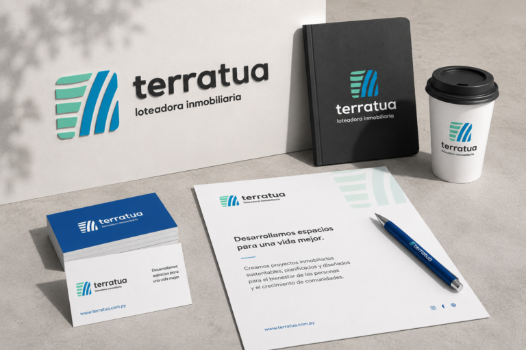 Identidad de marca Terratua: papelería, libreta y vaso con el logotipo